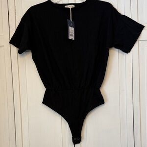 Universal Thread Women’s T-Shirt Bodysuit NWT